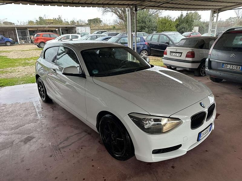 Usata BMW 114 102 CV (75 kW) 2014 Bianco Utilitaria
