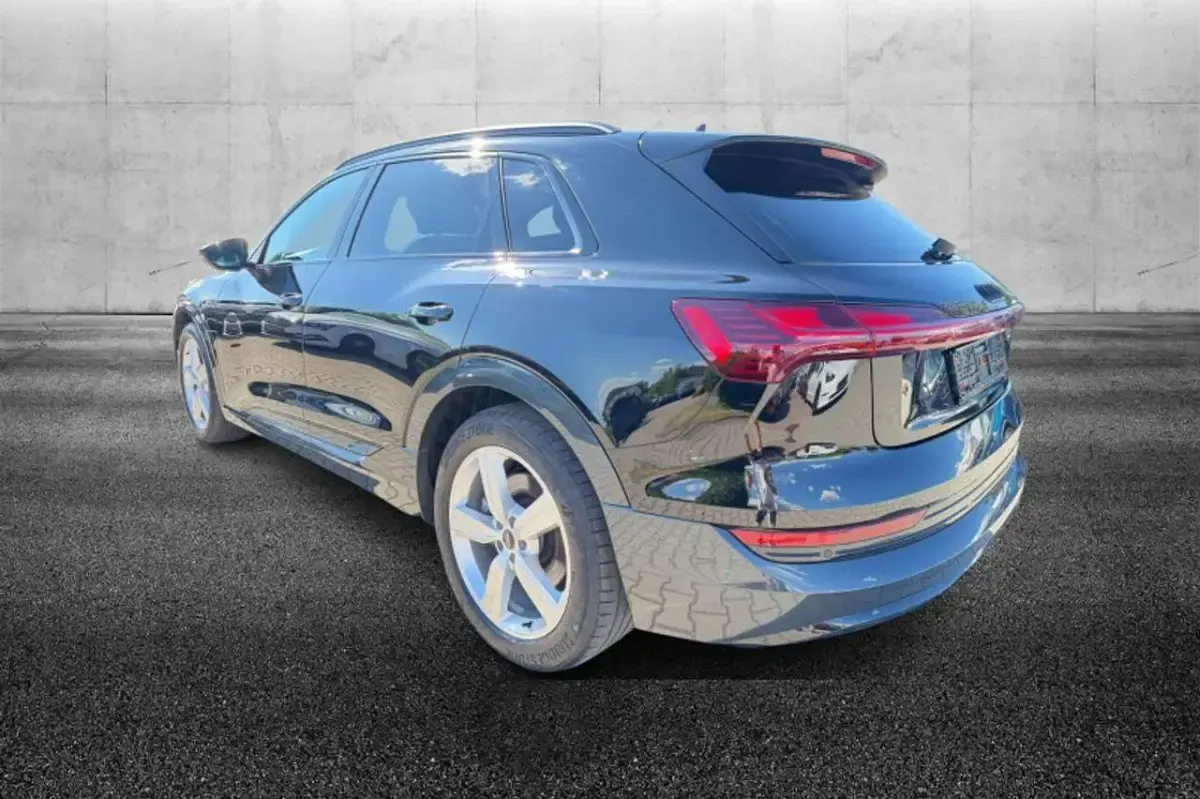 Usata Audi e-tron 158 kW (215 CV) 2022 Nero SUV