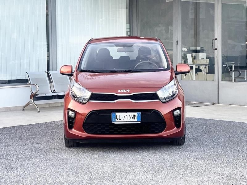 Usata Kia Picanto 65 CV (47 kW) 2022 Rosso Utilitaria