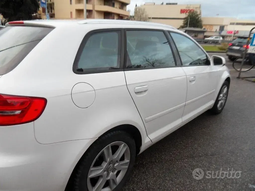 Usata Audi A3 Sportback Attraction 105 CV (77 kW) 2011 Bianco Utilitaria