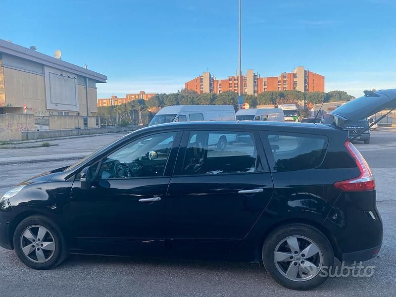 Usata Renault Grand Scénic III 160 CV (117 kW) 2012 Nero Monovolume