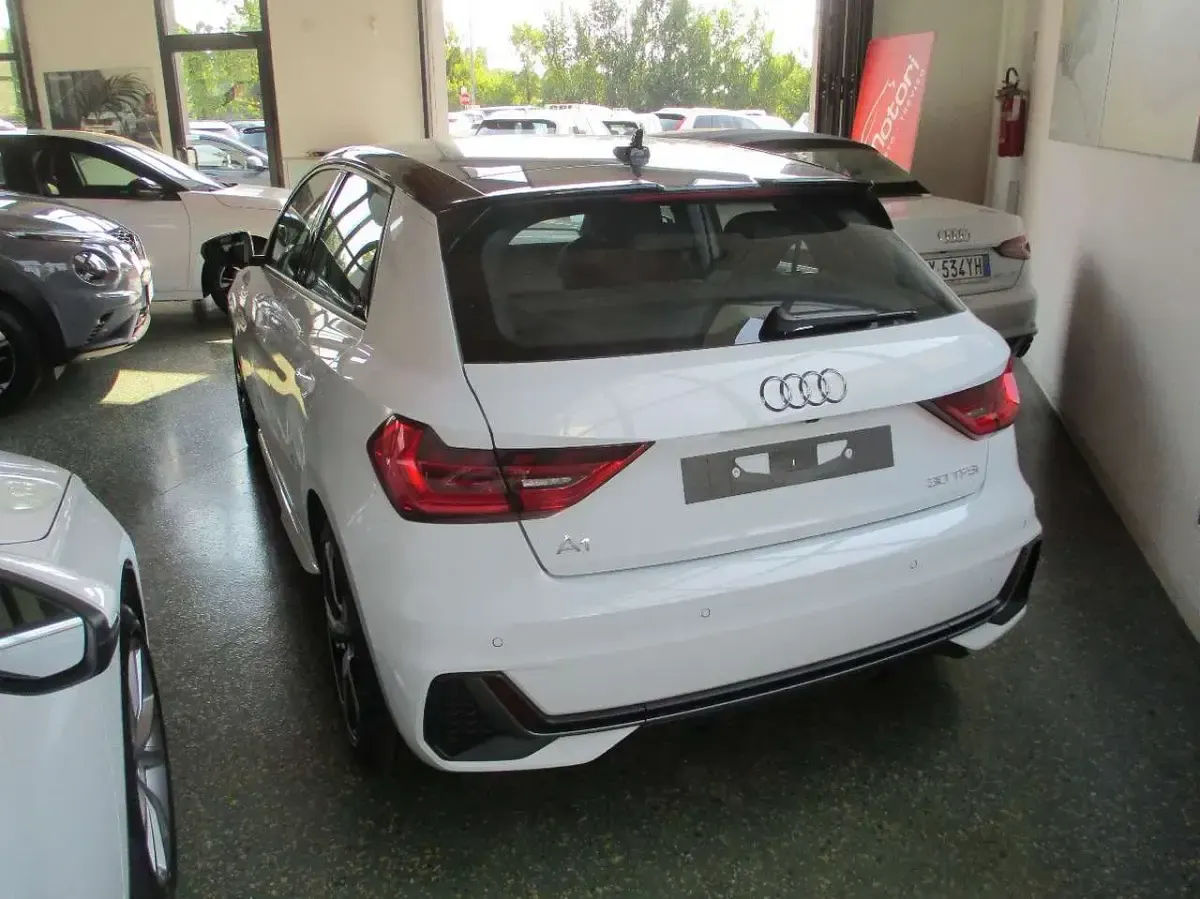 Nuova Audi A1 S-Line 116 CV (85 kW) 2026 Bianco SUV