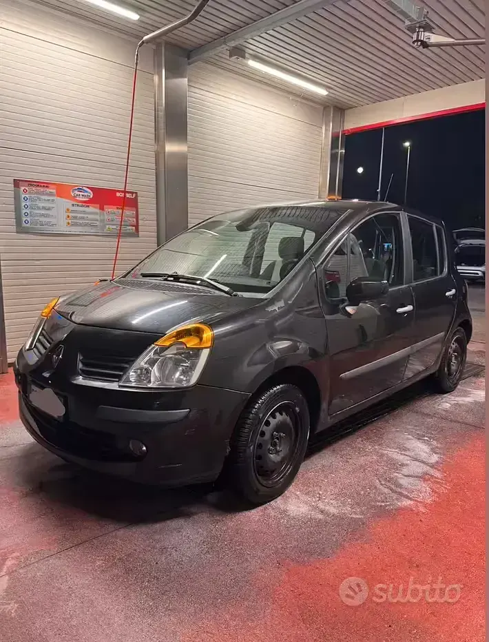 Usata Renault Modus 85 CV (62 kW) 2006 Nero Monovolume