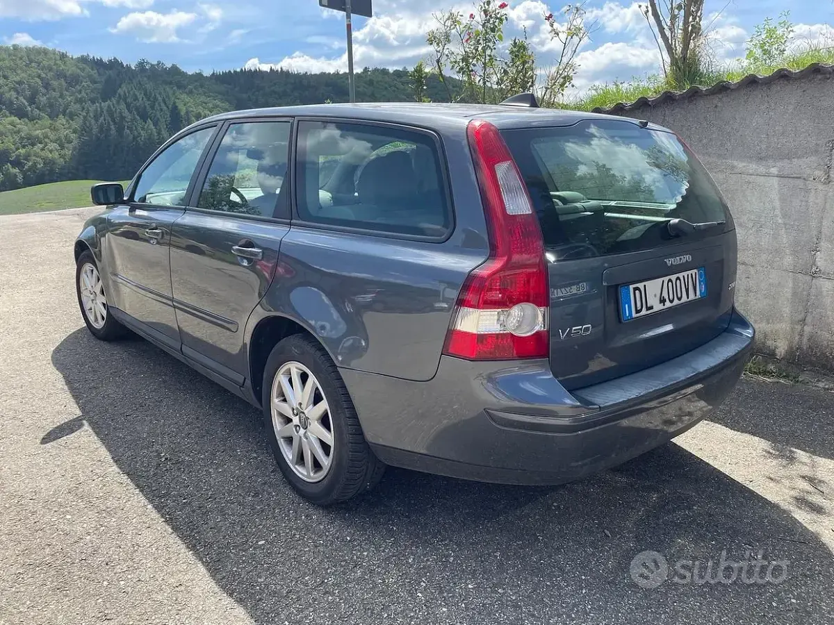 Usata Volvo V50 136 CV (100 kW) 2007 Grigio Station wagon