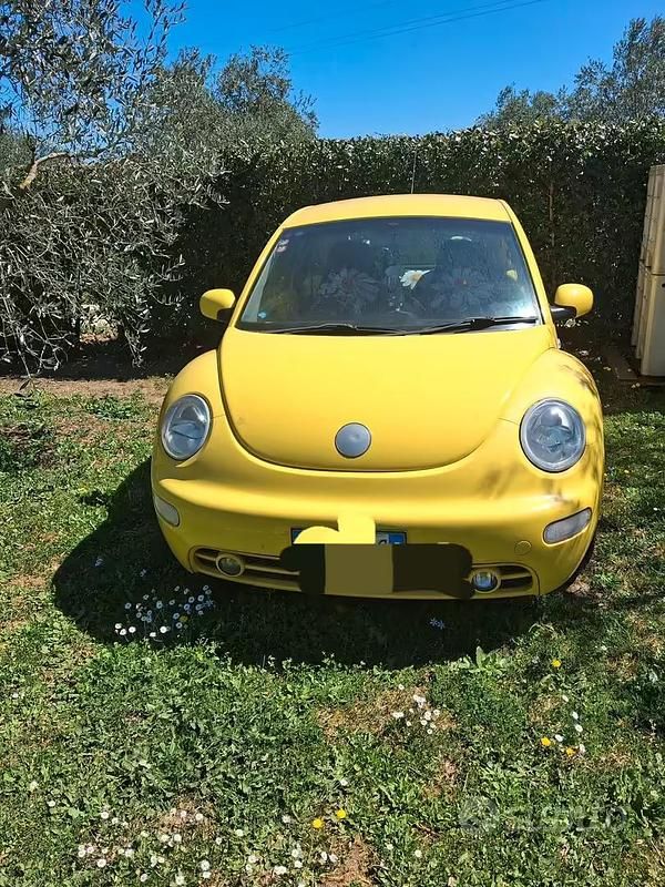 Usata VW New Beetle 105 CV (77 kW) 2005 Giallo Utilitaria