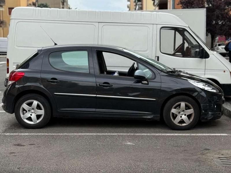 Usata Peugeot 207 73 CV (53 kW) 2012 Nero Berlina