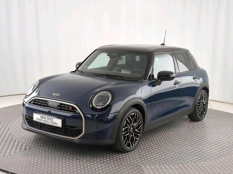 Blu/azzurro Usata 2024 Mini Cooper Favoured Utilitaria | 35.999 € (Buon prezzo) - Immagine 1/4