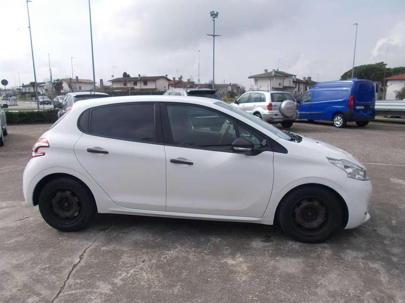 Usata Peugeot 208 Access 68 CV (50 kW) 2013 Bianco Utilitaria