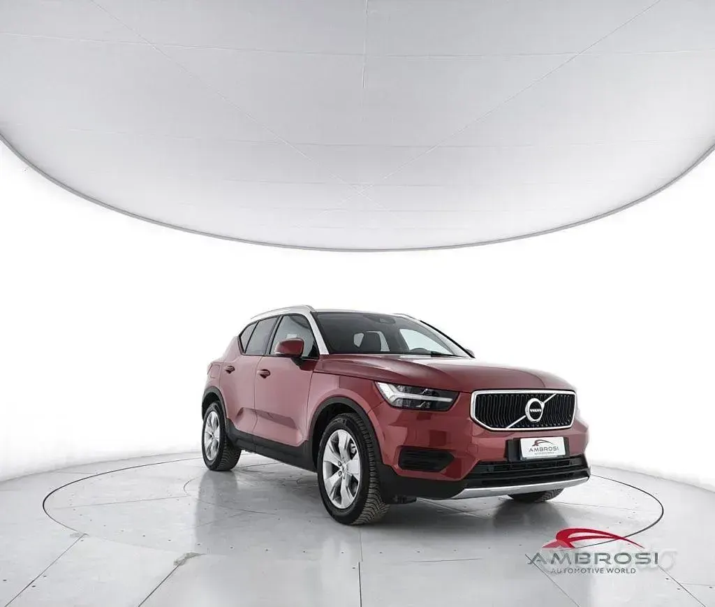Begagnad Volvo XC40 Momentum 190 HK (139 kW) 2018 Röd SUV