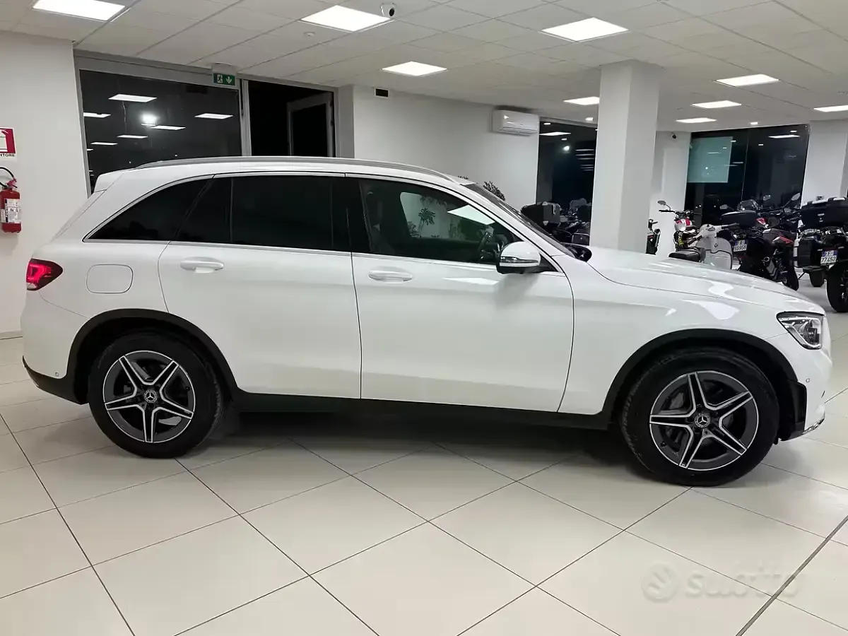 Usata Mercedes GLC300 Premium 245 CV (180 kW) 2021 Bianco SUV