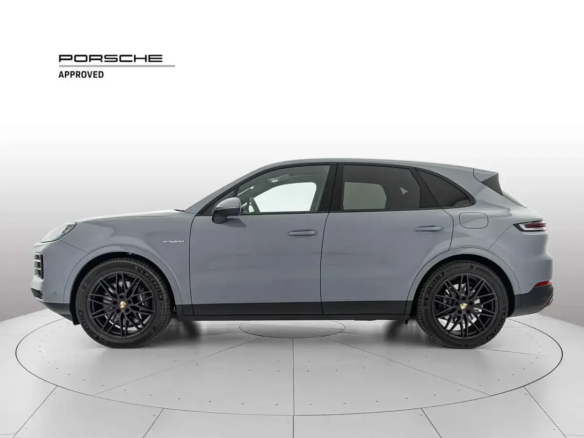 Nuova Porsche Cayenne E-Hybrid 470 CV (345 kW) 2026 Grigio SUV