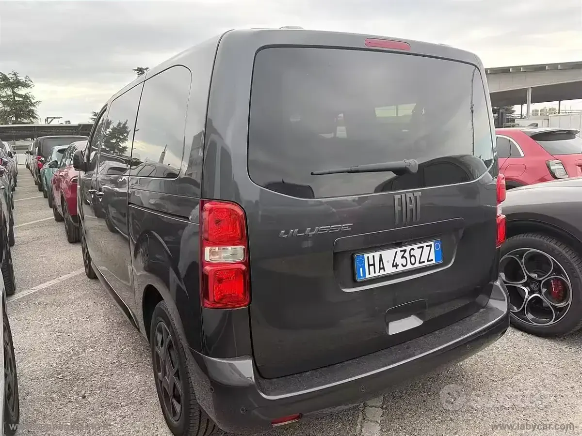 Usata Fiat Ulysse 130 kW (177 CV) 2025 Grigio Monovolume
