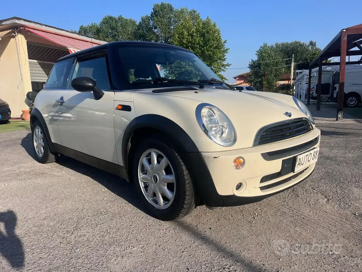 Usata Mini ONE 90 CV (66 kW) 2006 Bianco Utilitaria