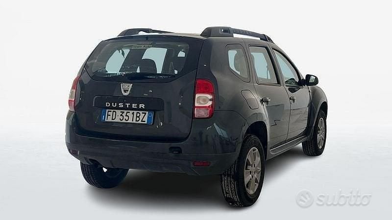 Usata Dacia Duster Lauréate 109 CV (80 kW) 2016 Grigio scuro SUV