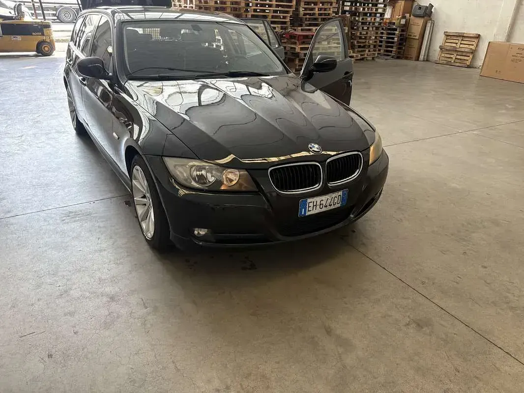 Usata BMW 318 136 CV (100 kW) 2011 Station wagon