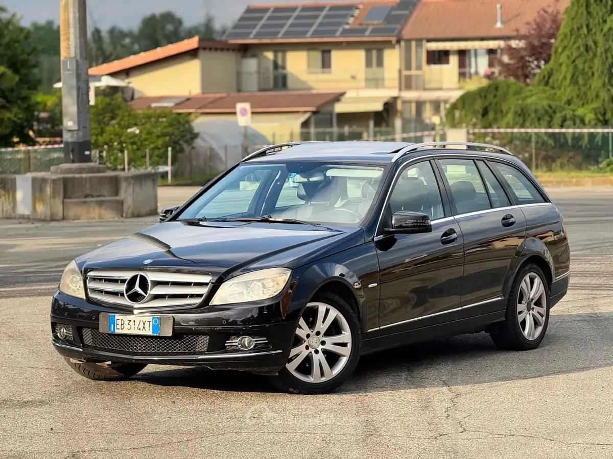 Gebraucht Mercedes C220 Avantgarde 170 PS (125 kW) 2010 Schwarz Kombi