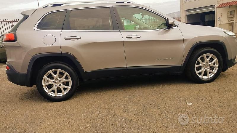 Usata Jeep Cherokee 140 CV (102 kW) 2015 Grigio SUV
