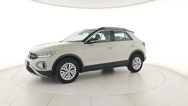 Usata VW T-Roc Life 110 CV (80 kW) 2023 Beige SUV