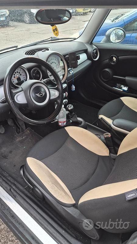 Begagnad Mini ONE 75 HK (55 kW) 2010 Vit Halvkombi