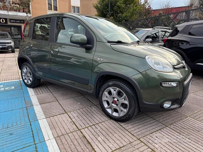 Usata Fiat Panda 4x4 S 85 CV (62 kW) 2014 Verde Utilitaria