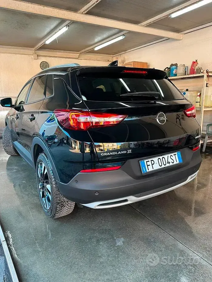 Usata Opel Grandland X Innovation 120 CV (88 kW) 2018 Nero SUV