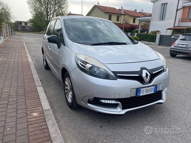Usata Renault Scénic III XMOD 110 CV (80 kW) 2016 Grigio Monovolume