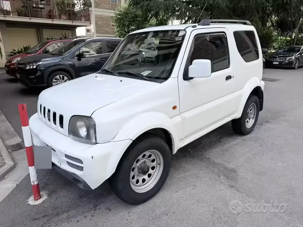 Usata Suzuki Jimny 82 CV (60 kW) 2011 Bianco SUV