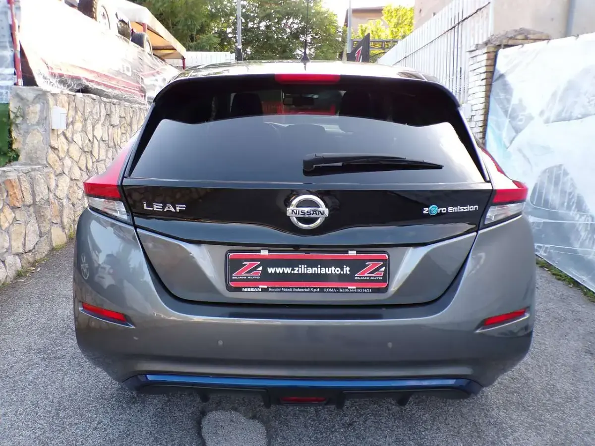 Usata Nissan Leaf 89 kW (122 CV) 2019 Grigio Utilitaria