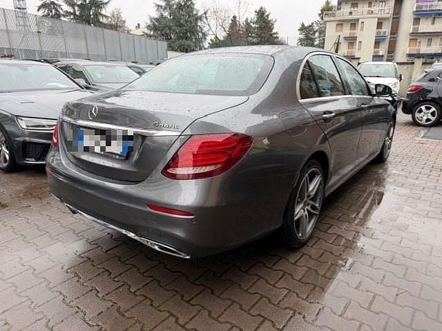 Usata Mercedes E220 Premium Plus 194 CV (142 kW) 2018 Grigio scuro Berlina