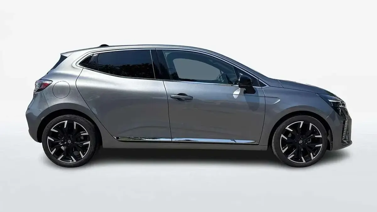 Usata Renault Clio V Techno 101 CV (74 kW) 2025 Grigio Utilitaria