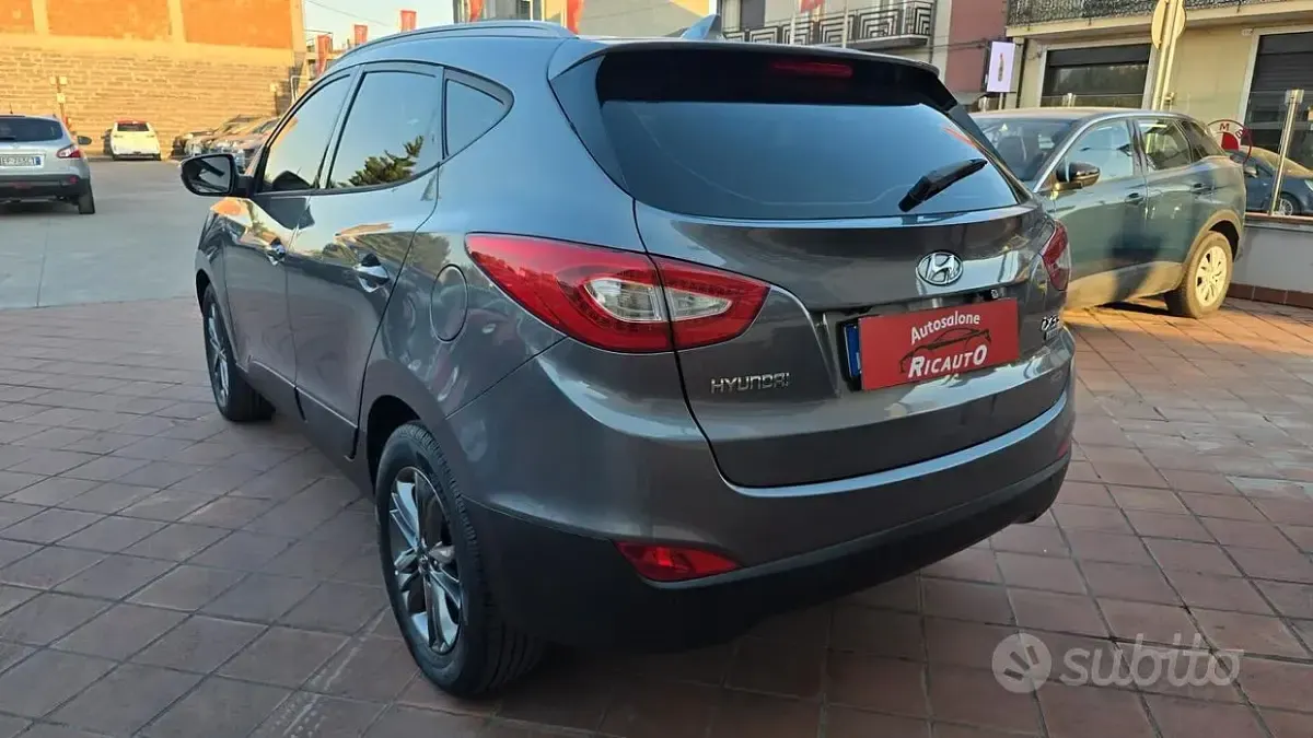Usata Hyundai ix35 Xpossible 115 CV (84 kW) 2015 Grigio SUV