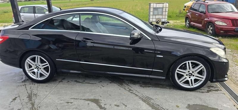Usado Mercedes E250 Avantgarde 204 CV (150 kW) 2010 Coupe