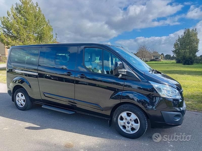 Usata Ford Tourneo Custom 155 CV (114 kW) 2015 Nero Furgone