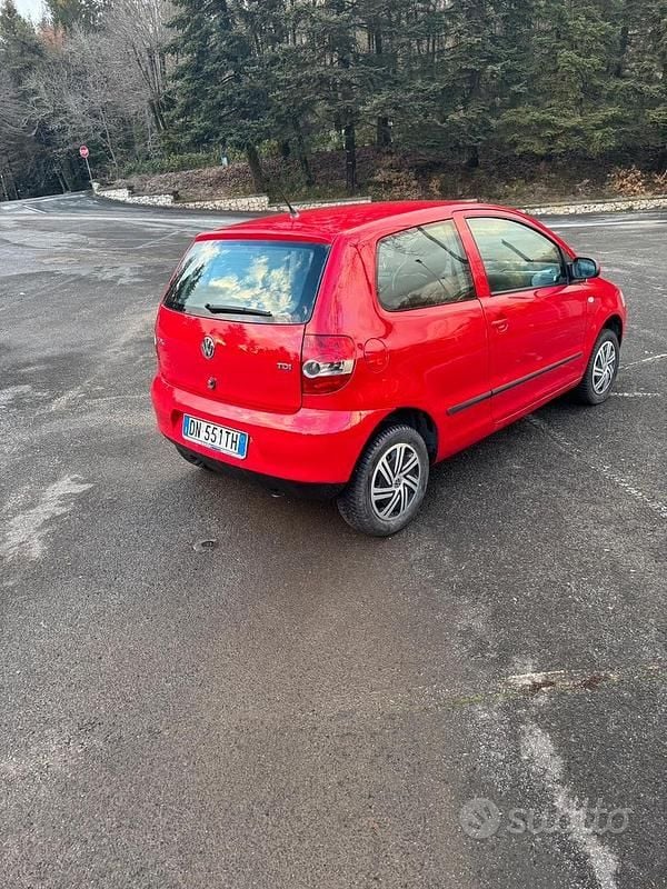 Usata VW Fox 70 CV (51 kW) 2008 Rosso Utilitaria