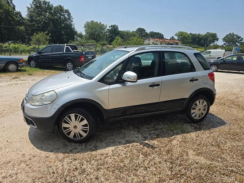 Usata Fiat Sedici Dynamic 135 CV (99 kW) 2012 Argento SUV