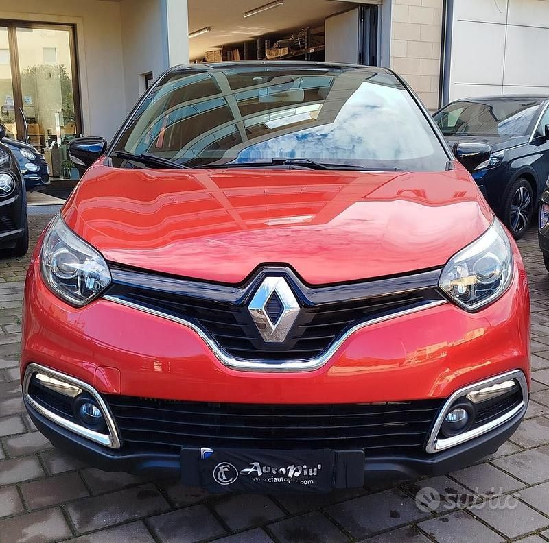 Usata Renault Captur Intens 90 CV (66 kW) 2016 Rosso SUV