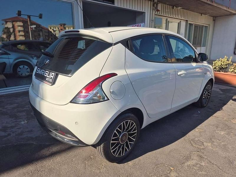 Usata Lancia Ypsilon S 95 CV (69 kW) 2013 Bianco Utilitaria