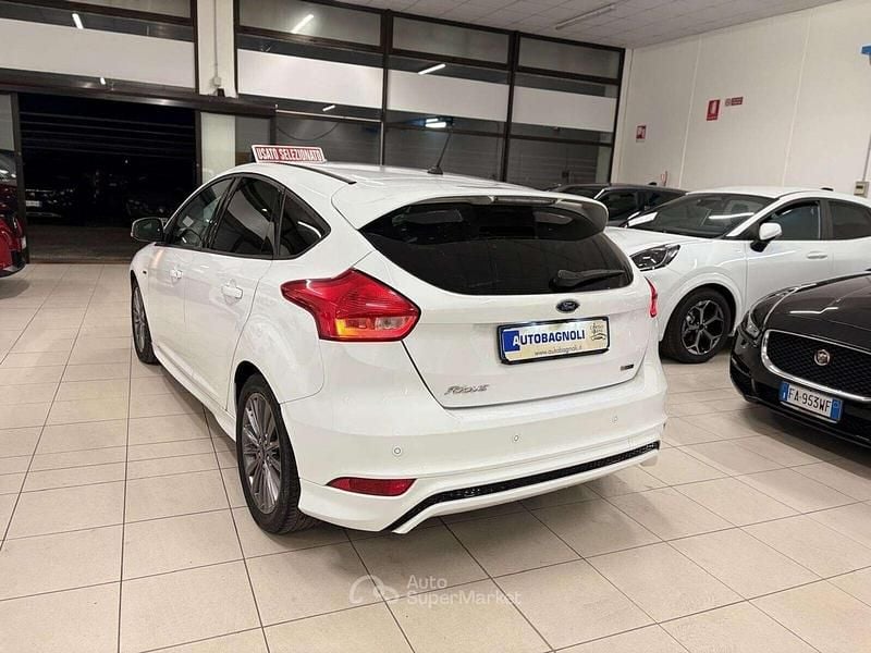 Usata Ford Focus ST-Line 125 CV (91 kW) 2017 Bianco Berlina