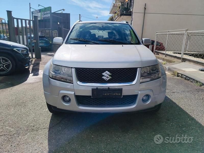 Usata Suzuki Grand Vitara 130 CV (95 kW) 2006 Grigio SUV