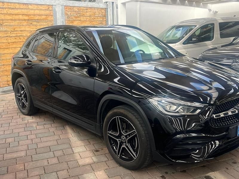 Usata Mercedes GLA250 AMG Line Premium 160 CV (117 kW) 2023 Nero SUV