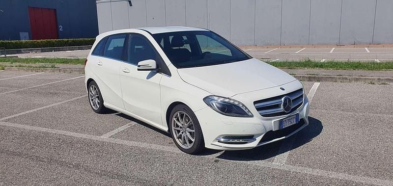 Bianco Usata 2014 Mercedes B160 Premium Monovolume | 8000 € (Ottimo prezzo) - Immagine 1/4