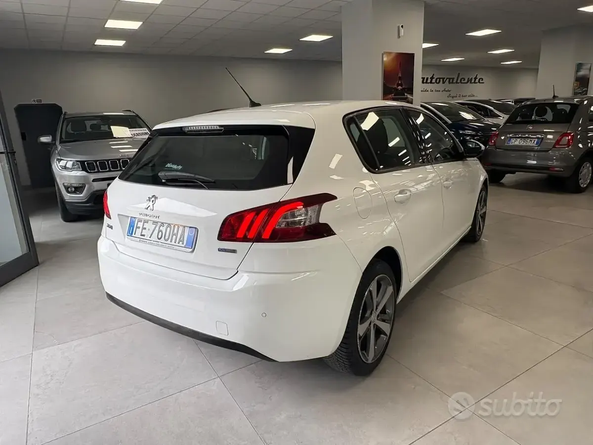 Occasion Peugeot 308 Access 110 ch (80 kW) 2016 Blanc Berline