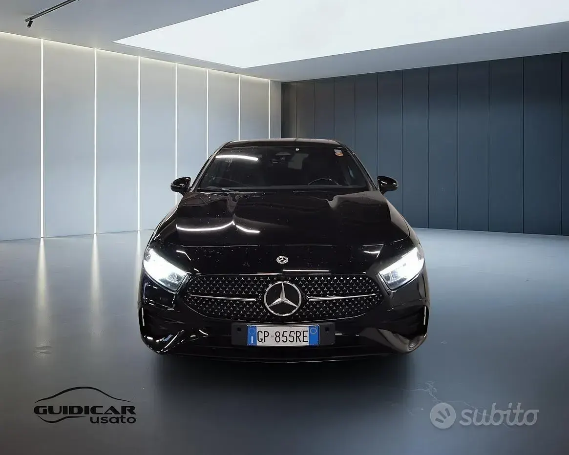 Usata Mercedes A180 AMG line 116 CV (85 kW) 2023 Nero Monovolume