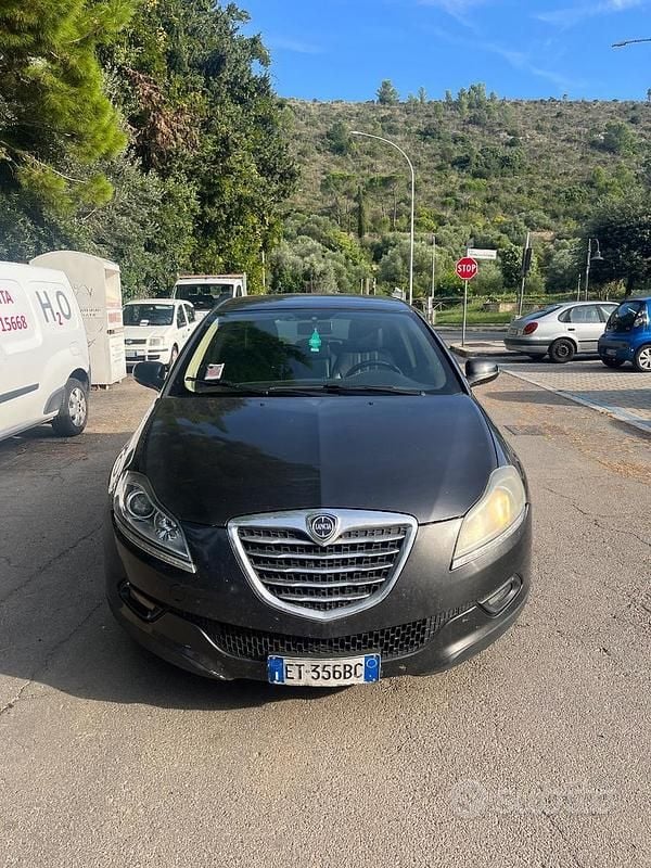 Grigio Usata 2011 Lancia Delta Due volumi | 2850 € - Immagine 1/4