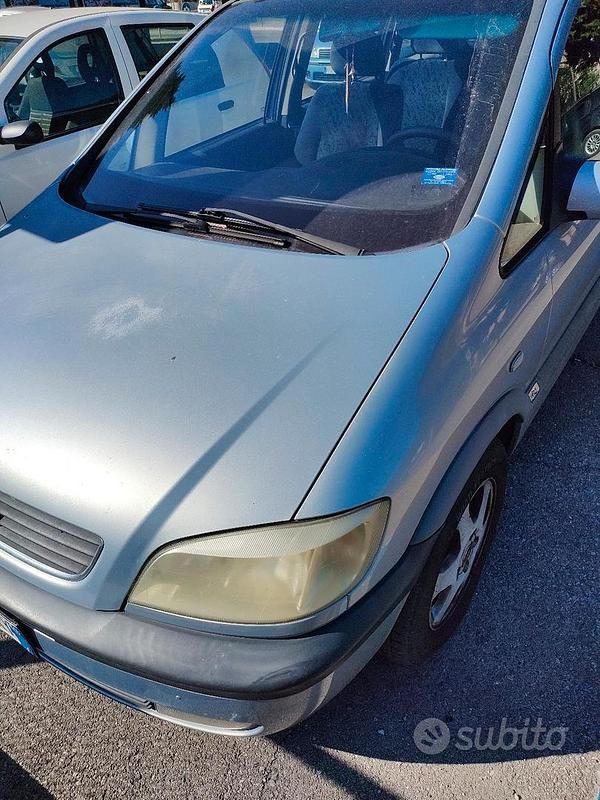 Grigio Usata 2002 Opel Zafira Monovolume | 1900 € (Buon prezzo) - Immagine 1/4