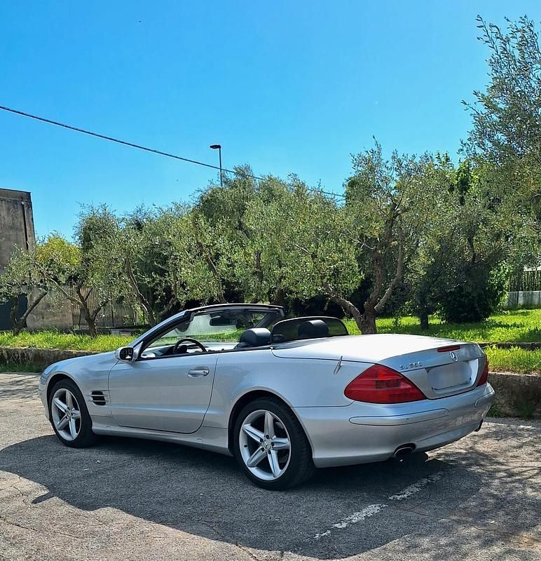 Usata Mercedes SL350 245 CV (180 kW) 2004 Argento Coupé