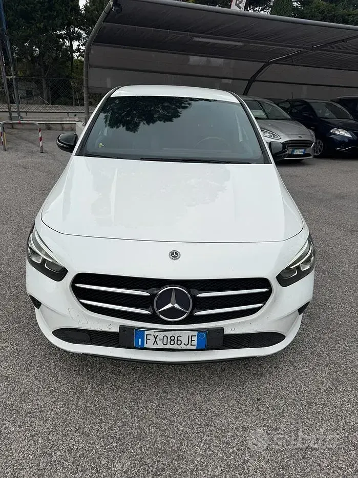 Usata Mercedes B180 116 CV (85 kW) 2019 Bianco Utilitaria