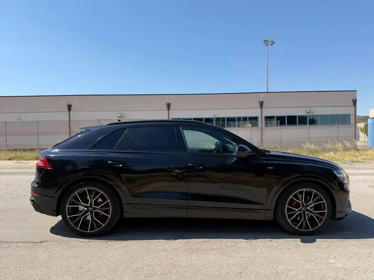 Usata Audi Q8 S-Line 285 CV (209 kW) 2021 Nero SUV