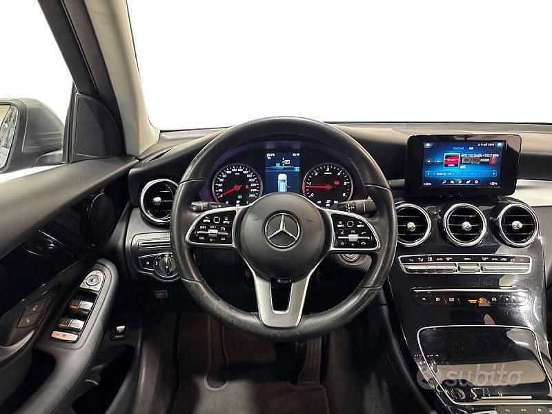 Usata Mercedes GLC200 Business 163 CV (119 kW) 2021 Grigio SUV