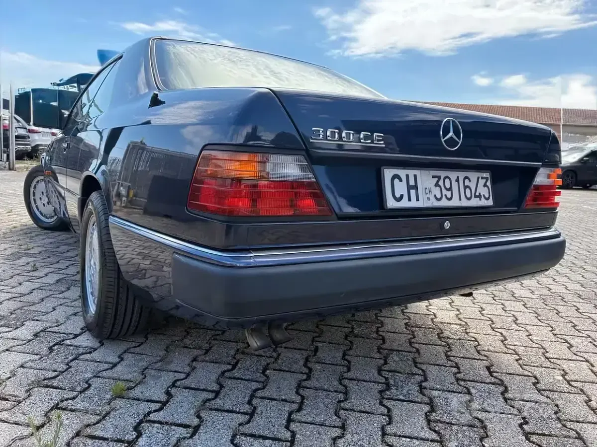 Usata Mercedes E300 188 CV (138 kW) 1992 Blu Coupé
